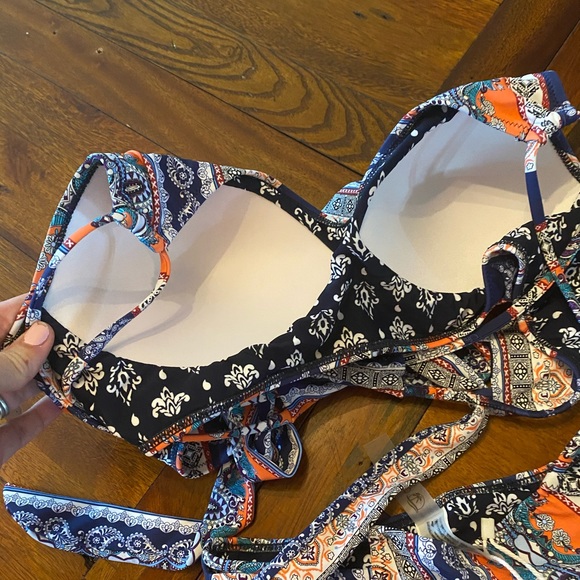 COPY - Cupshe high waist twist top bikini - Picture 3 of 11